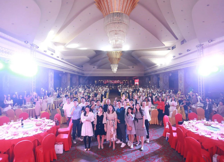 回首征程，逐梦未来！理肤印象周年庆共话单品牌店未来